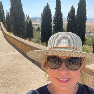 Meet your Posher, Laura